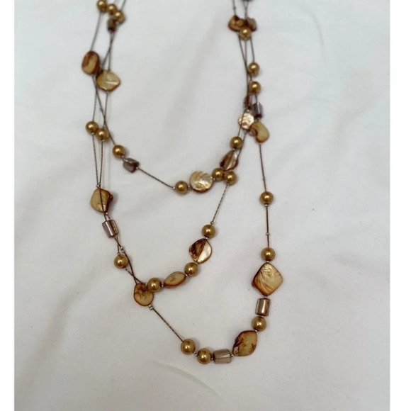 Shell Layering Necklace - Picture 2 of 2